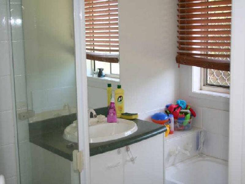 32 Kirri Avenue, Petrie QLD 4502