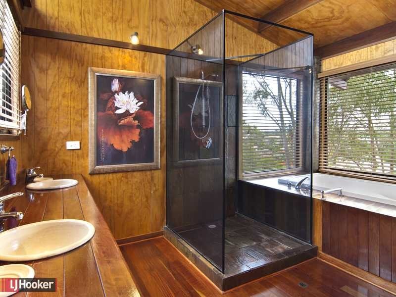 6 Atoll Crescent, Eatons Hill QLD 4037