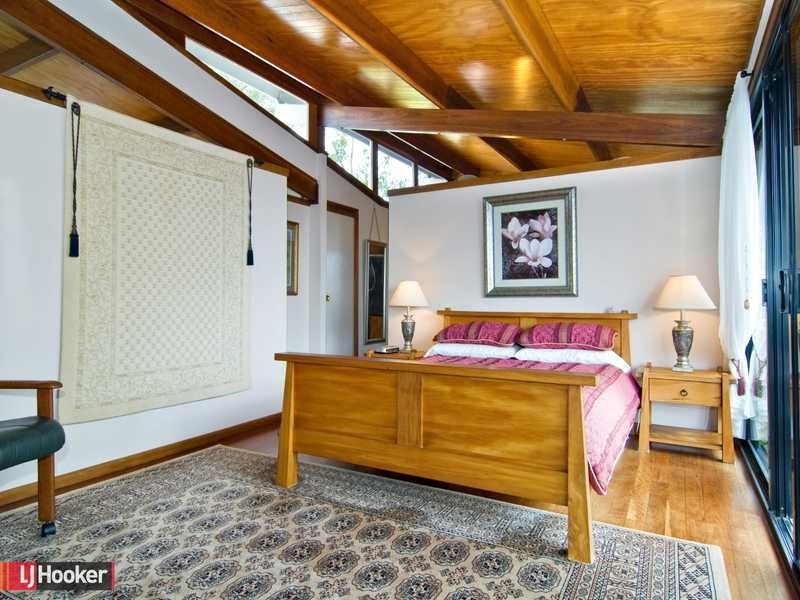 6 Atoll Crescent, Eatons Hill QLD 4037