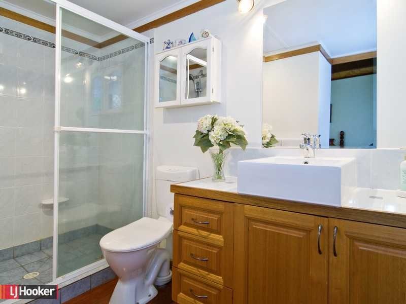 6 Atoll Crescent, Eatons Hill QLD 4037