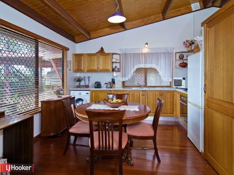6 Atoll Crescent, Eatons Hill QLD 4037