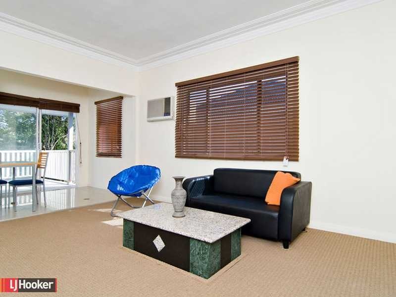 10 Kanangra Street, Stafford QLD 4053