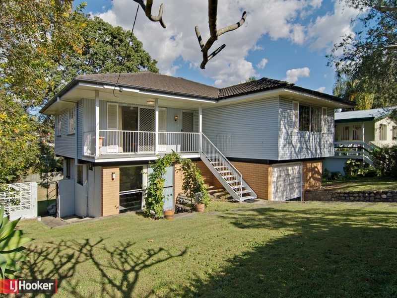 17 Disney Street, Stafford Heights QLD 4053