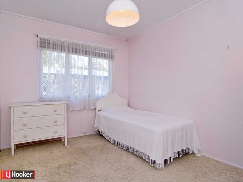 17 Disney Street, Stafford Heights QLD 4053