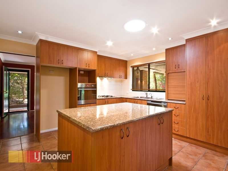 17 Creswick Place, Bellbowrie QLD 4070