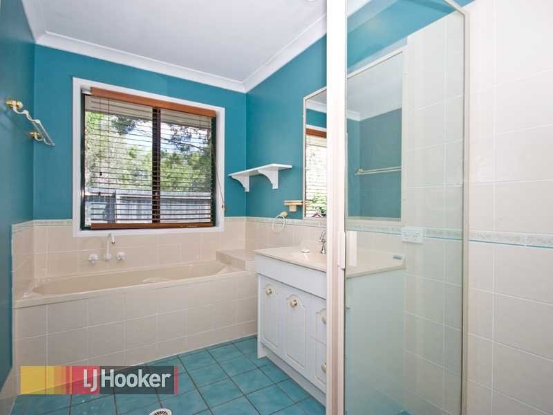 17 Creswick Place, Bellbowrie QLD 4070