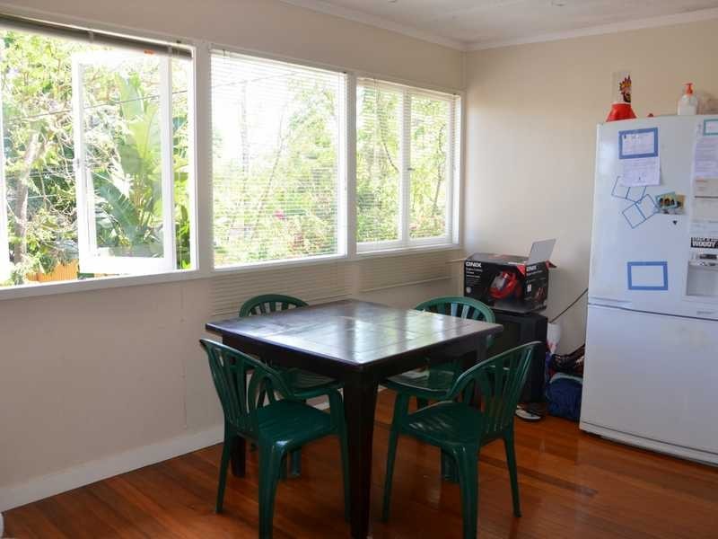 6 Mendel Street, Stafford Heights QLD 4053