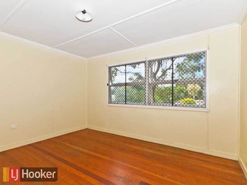 80 Falkirk Street, Stafford Heights QLD 4053