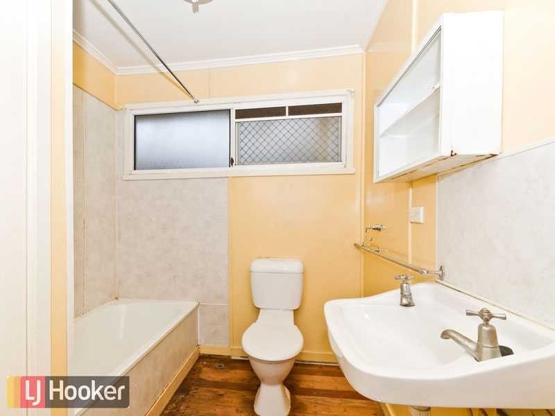 80 Falkirk Street, Stafford Heights QLD 4053