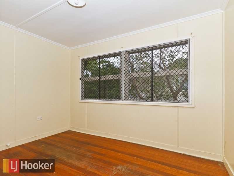 80 Falkirk Street, Stafford Heights QLD 4053