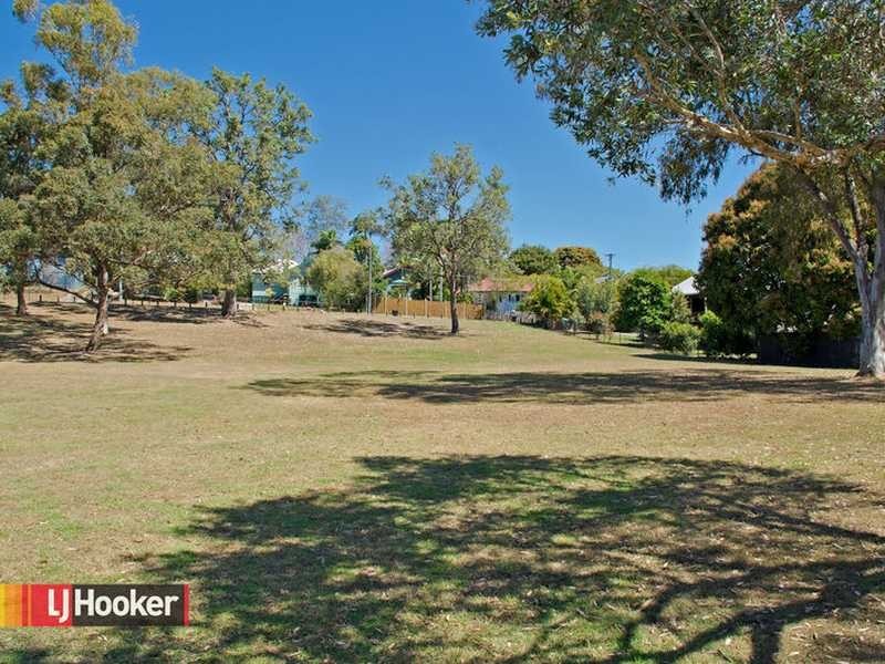 21 Broula Street, Stafford Heights QLD 4053