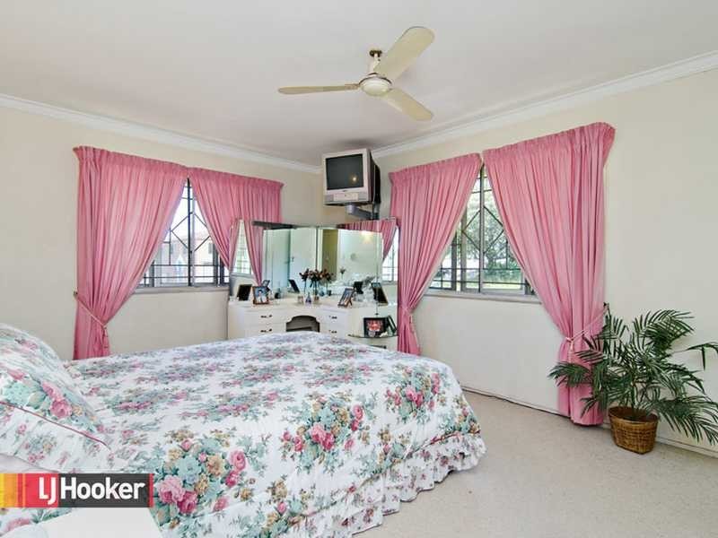 69 Maundrell Terrace, Chermside West QLD 4032