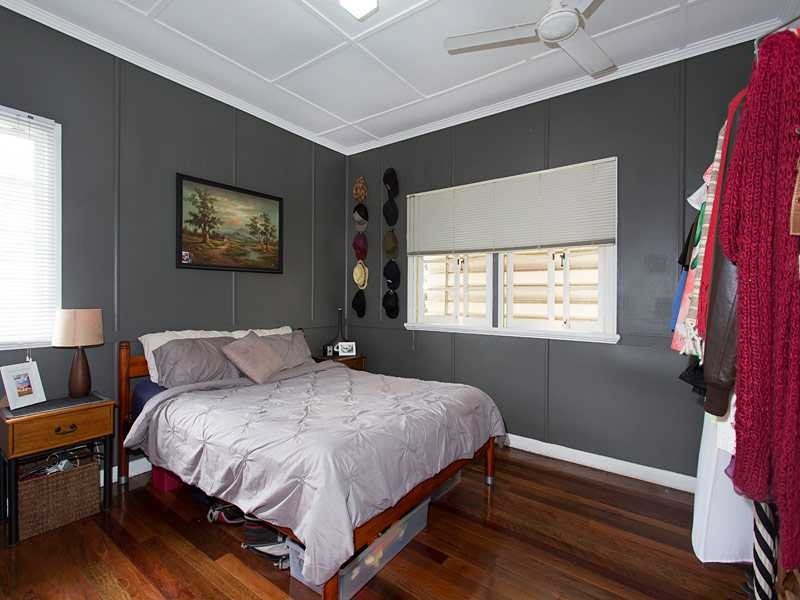 28 Dorrigo Street, Stafford Heights QLD 4053