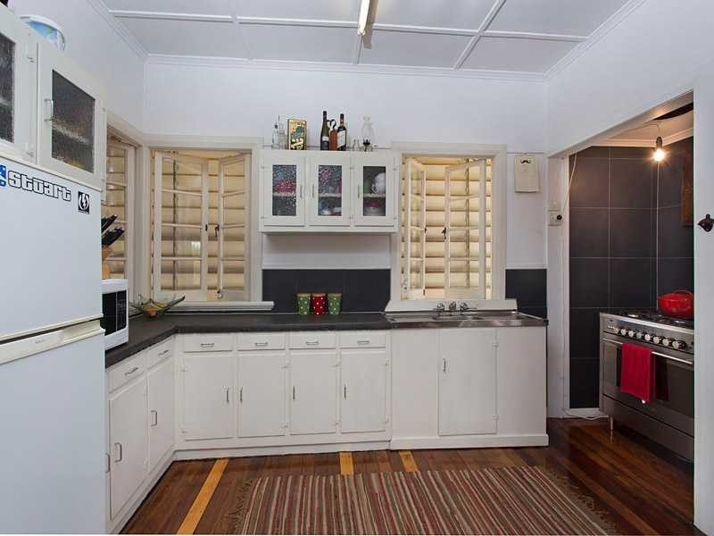 28 Dorrigo Street, Stafford Heights QLD 4053