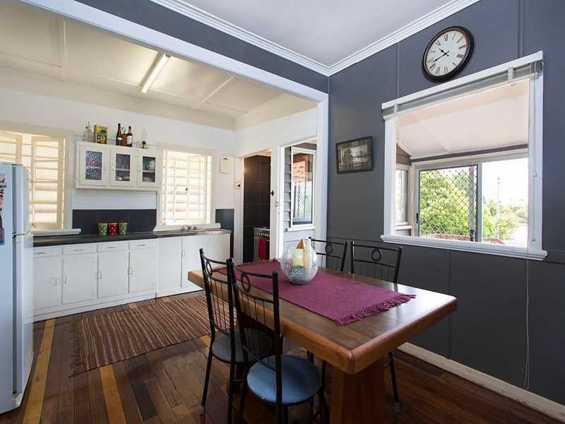 28 Dorrigo Street, Stafford Heights QLD 4053