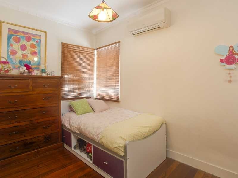 77 Angliss Street, Wilston QLD 4051