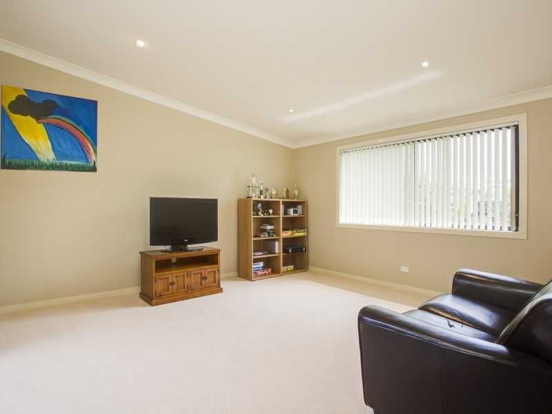 12 Jubilee Court, Eatons Hill QLD 4037