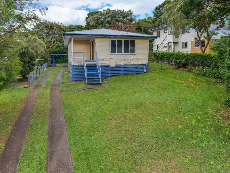 8 Ansford Street, Stafford Heights QLD 4053