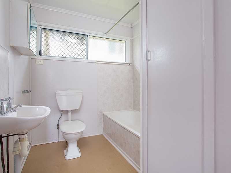 8 Ansford Street, Stafford Heights QLD 4053