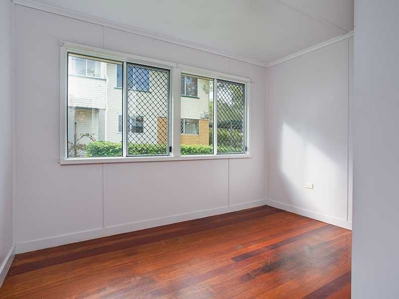 8 Ansford Street, Stafford Heights QLD 4053