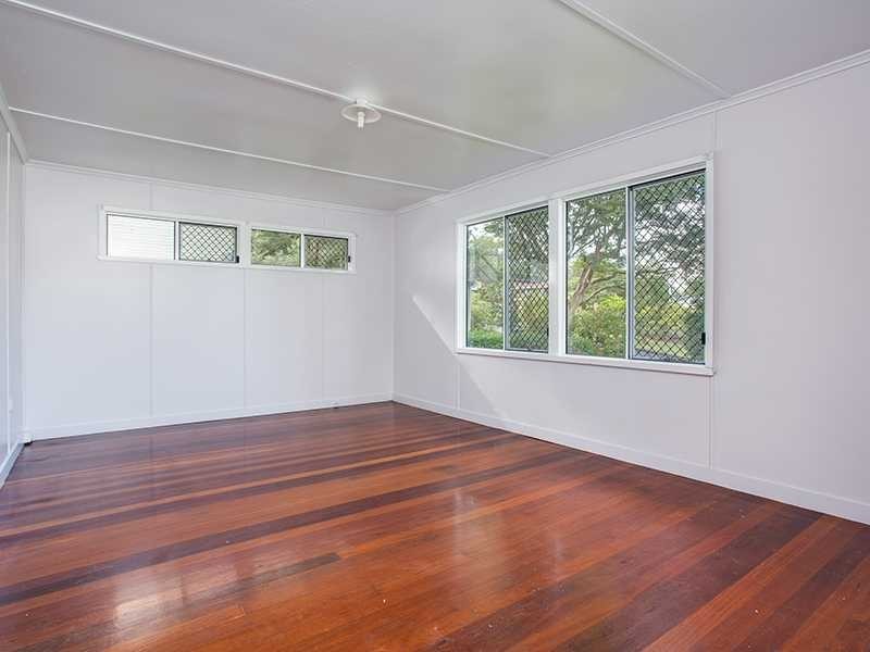 8 Ansford Street, Stafford Heights QLD 4053