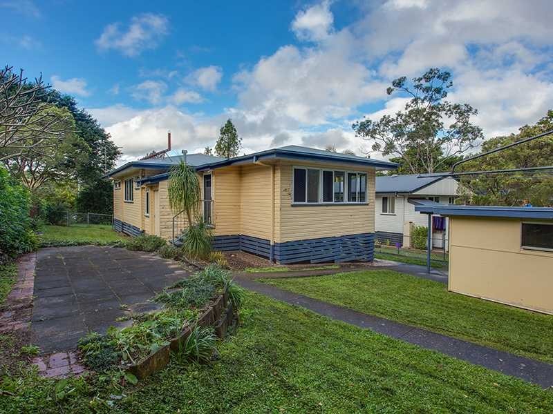 8 Ansford Street, Stafford Heights QLD 4053