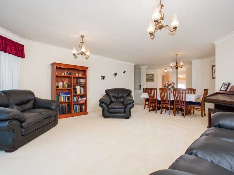 12 Mindi Court, Cashmere QLD 4500