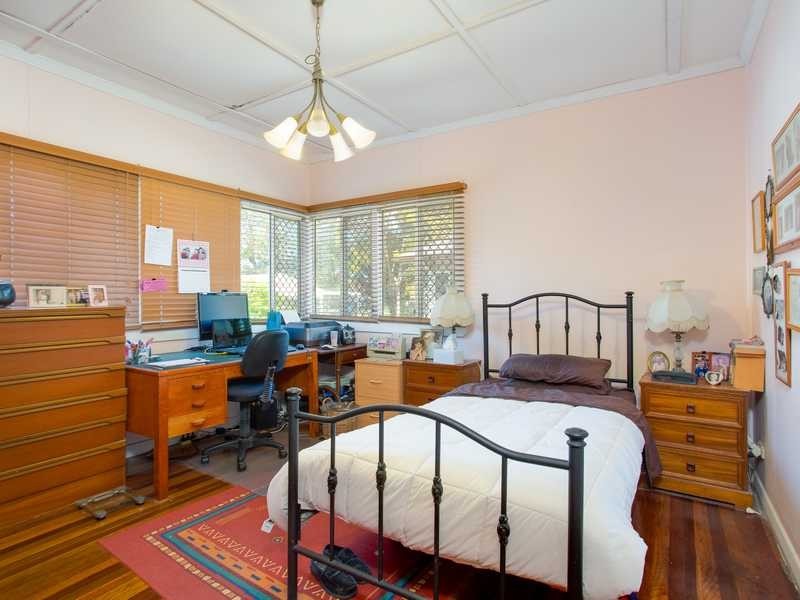 15 Theodore Street, Stafford QLD 4053