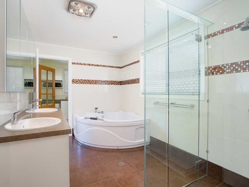 11 Sedgemoor Street, Stafford Heights QLD 4053