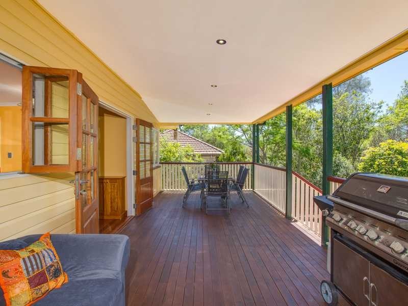 11 Sedgemoor Street, Stafford Heights QLD 4053