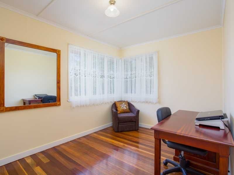 11 Sedgemoor Street, Stafford Heights QLD 4053