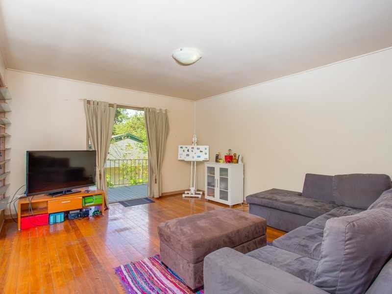 19 Amott Street, Stafford Heights QLD 4053