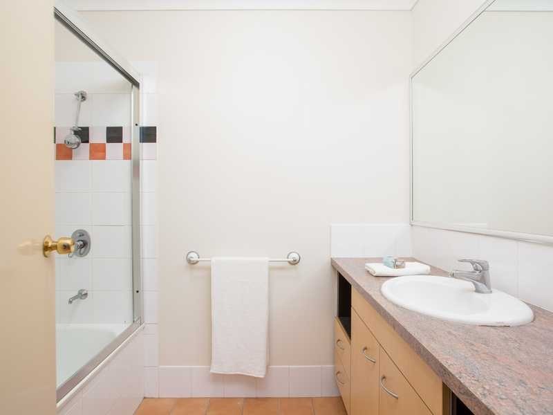 4/46 Scott Road, Herston QLD 4006