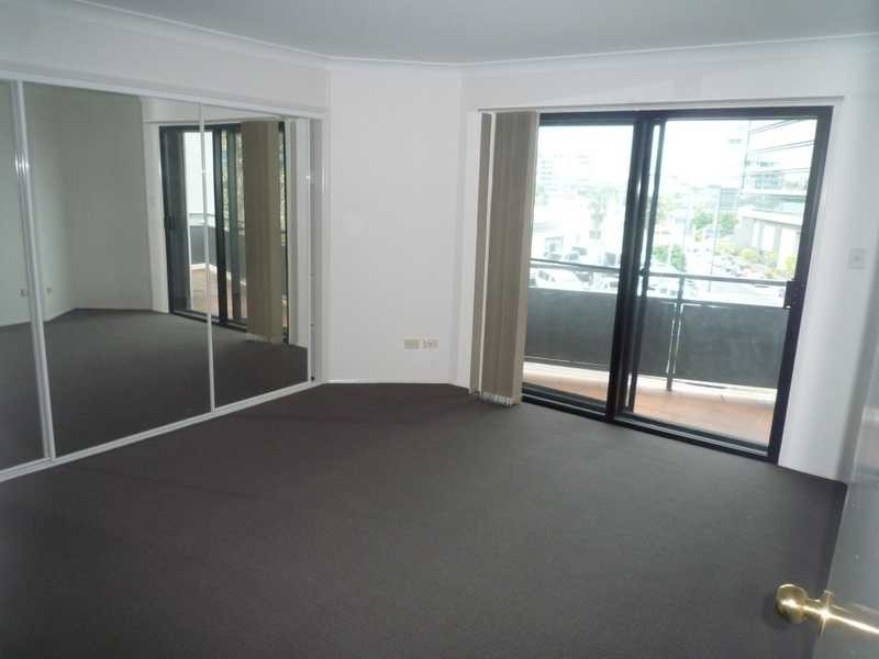 17/4 Cowlishaw Street, Newstead QLD 4006