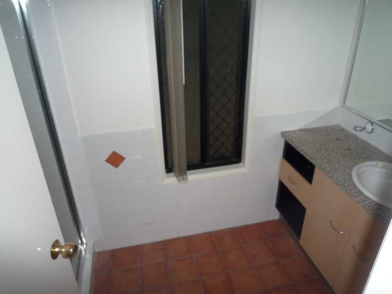 17/4 Cowlishaw Street, Newstead QLD 4006