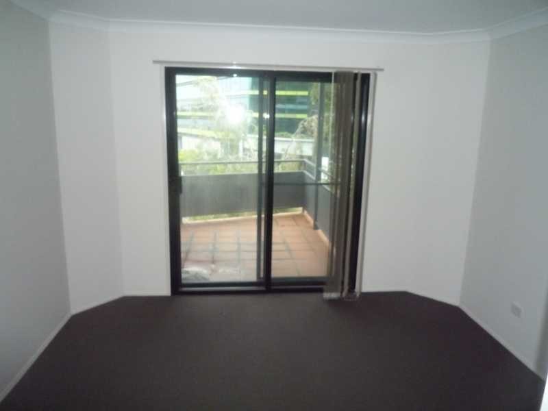 17/4 Cowlishaw Street, Newstead QLD 4006