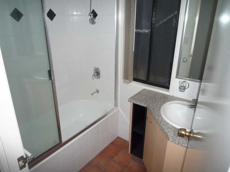 17/4 Cowlishaw Street, Newstead QLD 4006