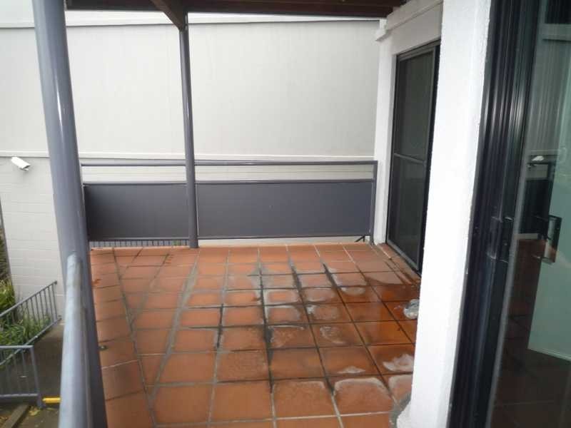 17/4 Cowlishaw Street, Newstead QLD 4006