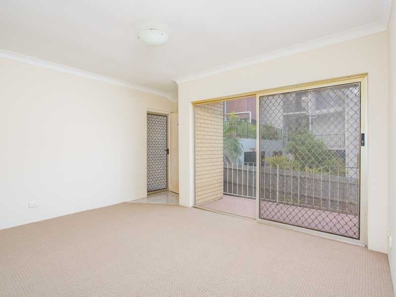 4/4 Lutana Street, Stafford QLD 4053