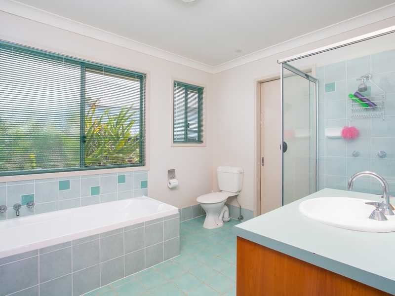 6 Ferndale Place, Upper Kedron QLD 4055