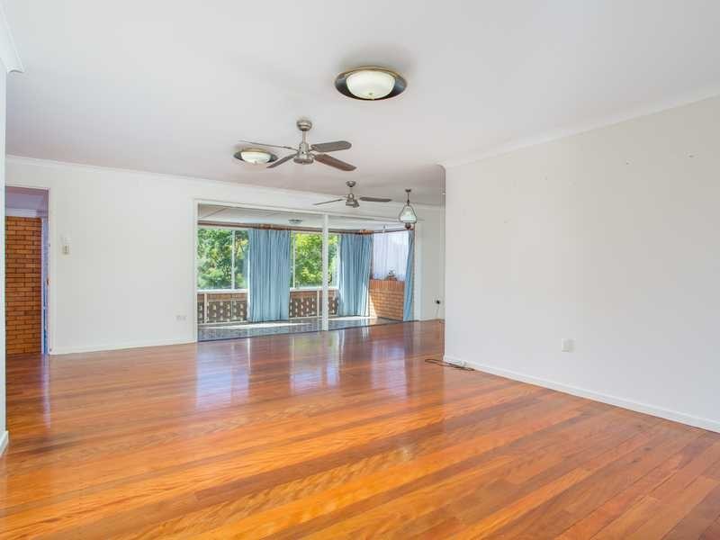 8 Montclair Street, Aspley QLD 4034