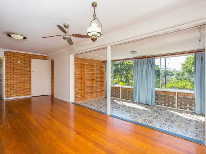 8 Montclair Street, Aspley QLD 4034