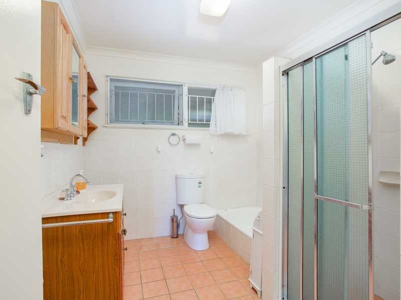 8 Montclair Street, Aspley QLD 4034