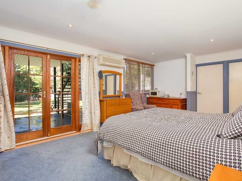 9 Alwyn Street, Stafford Heights QLD 4053