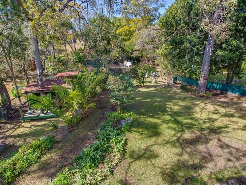 9 Alwyn Street, Stafford Heights QLD 4053