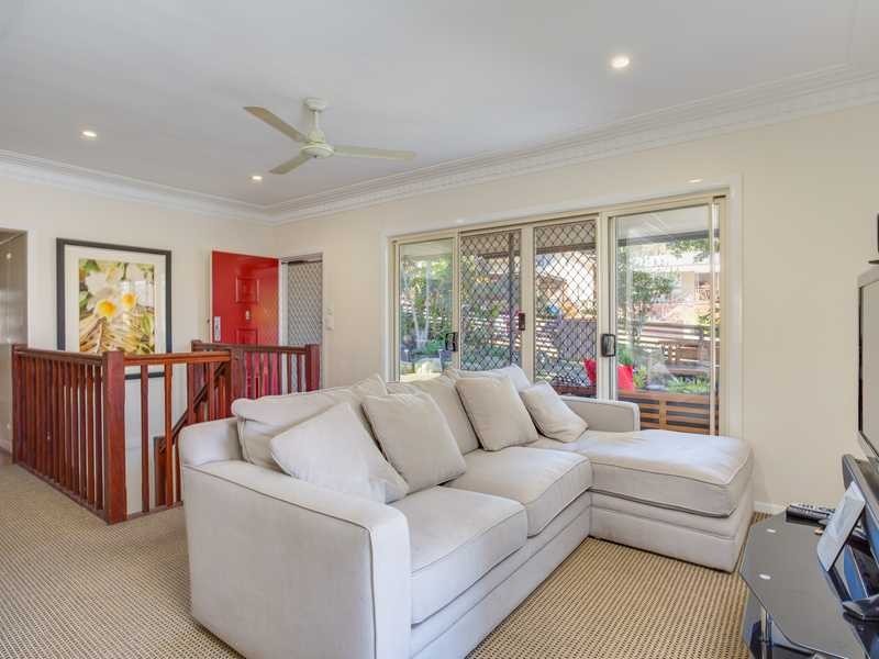 9 Alwyn Street, Stafford Heights QLD 4053