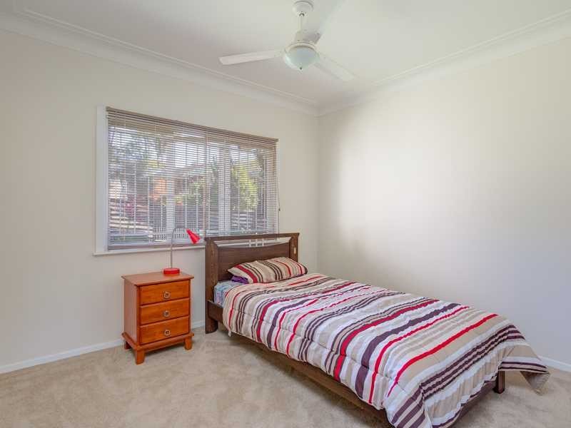 9 Alwyn Street, Stafford Heights QLD 4053