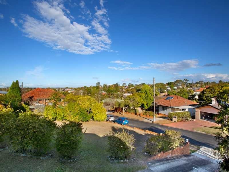 11 Quill Street, Stafford Heights QLD 4053