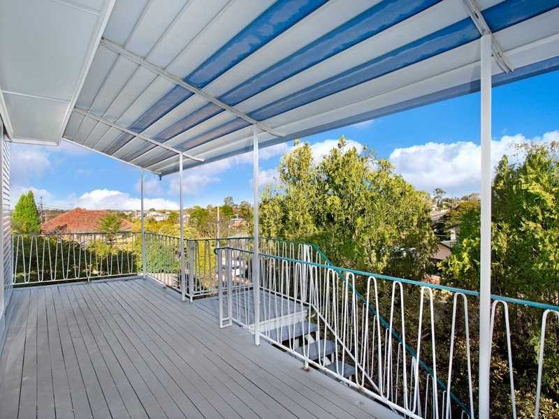 11 Quill Street, Stafford Heights QLD 4053