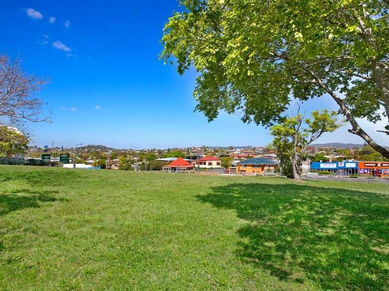 4 Emerald Street, Kedron QLD 4031